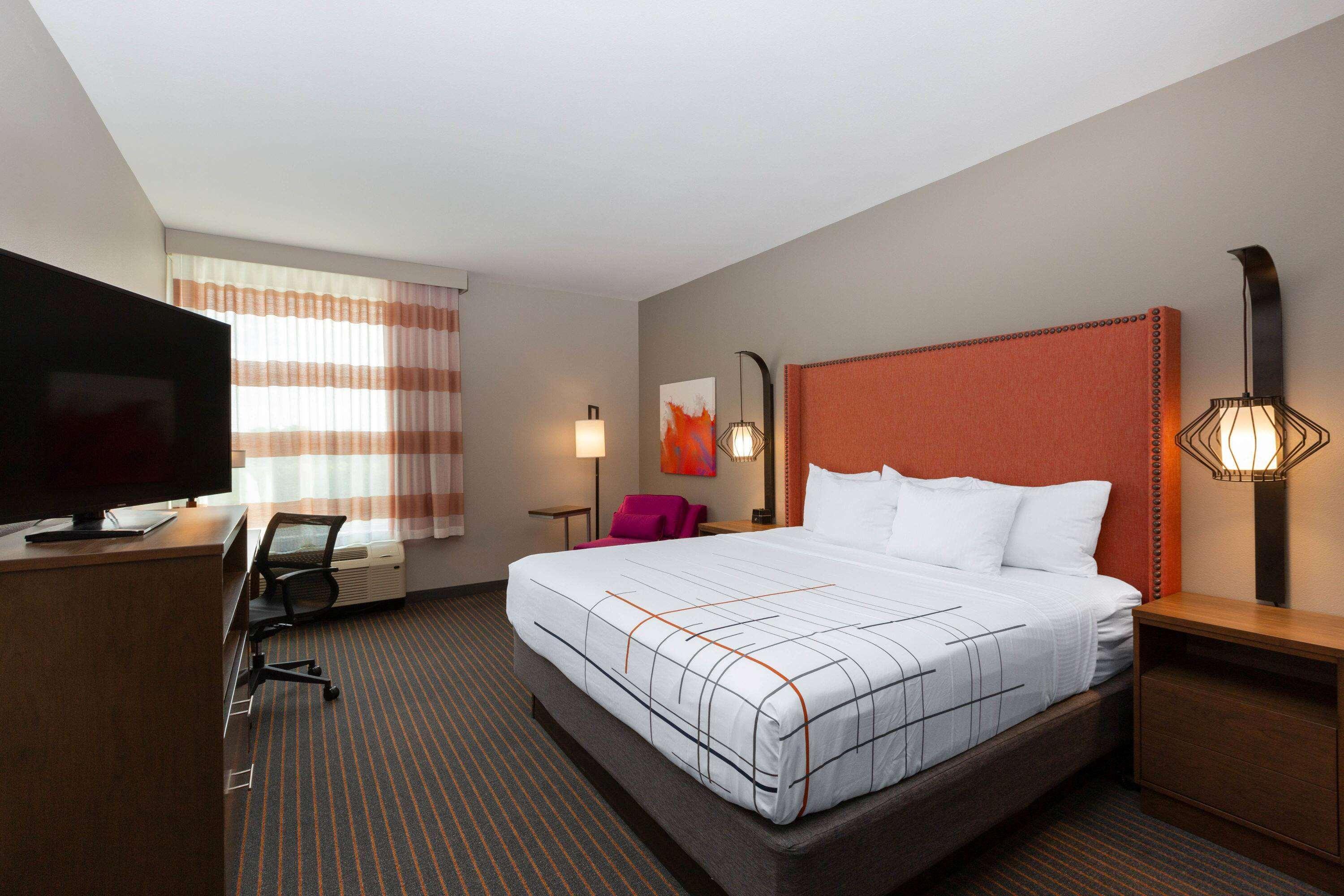 Отель La Quinta By Wyndham Altoona Des Moines Экстерьер фото